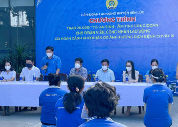 Ấm áp cùng chương trình “Túi an sinh – Ấm tình công đoàn”