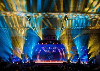 LASER MAN KHÁM PHÁ HỘI NGHỊ KHÁCH HÀNG 2022 ELINK